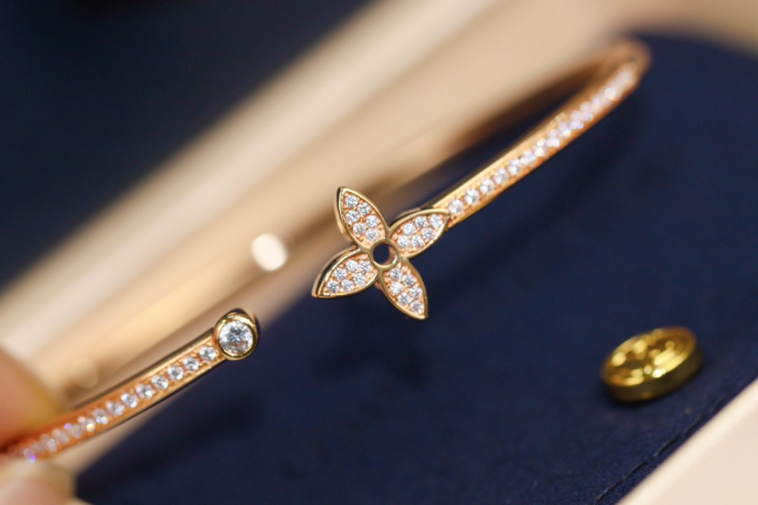 [Kismet Jewels ]IDYLLE PINK GOLD OPEN BRACELET DIAMOND PAVED