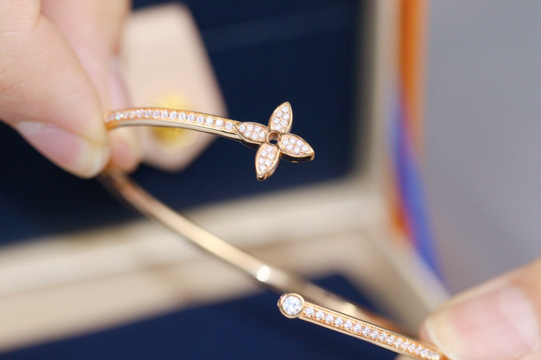 [Kismet Jewels ]IDYLLE PINK GOLD OPEN BRACELET DIAMOND PAVED