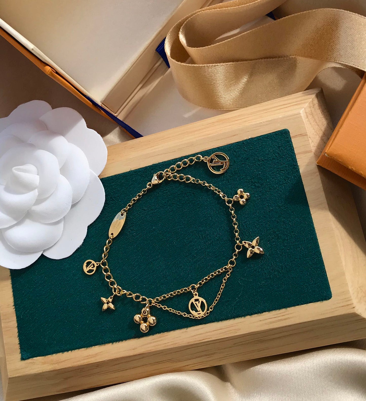 [Kismet Jewels ]BLOOMING PINK GOLD MOP BRACELET