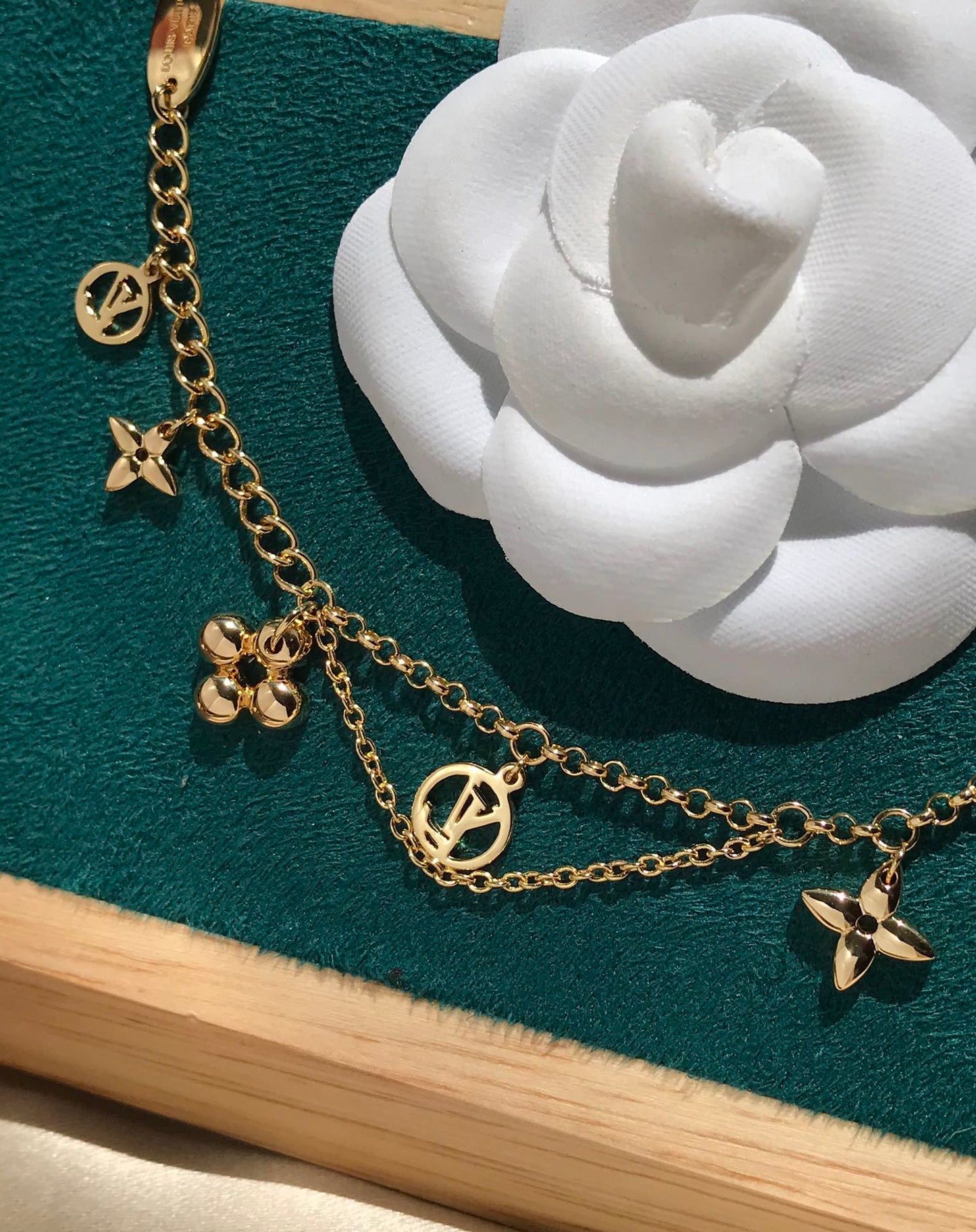 [Kismet Jewels ]BLOOMING PINK GOLD MOP BRACELET
