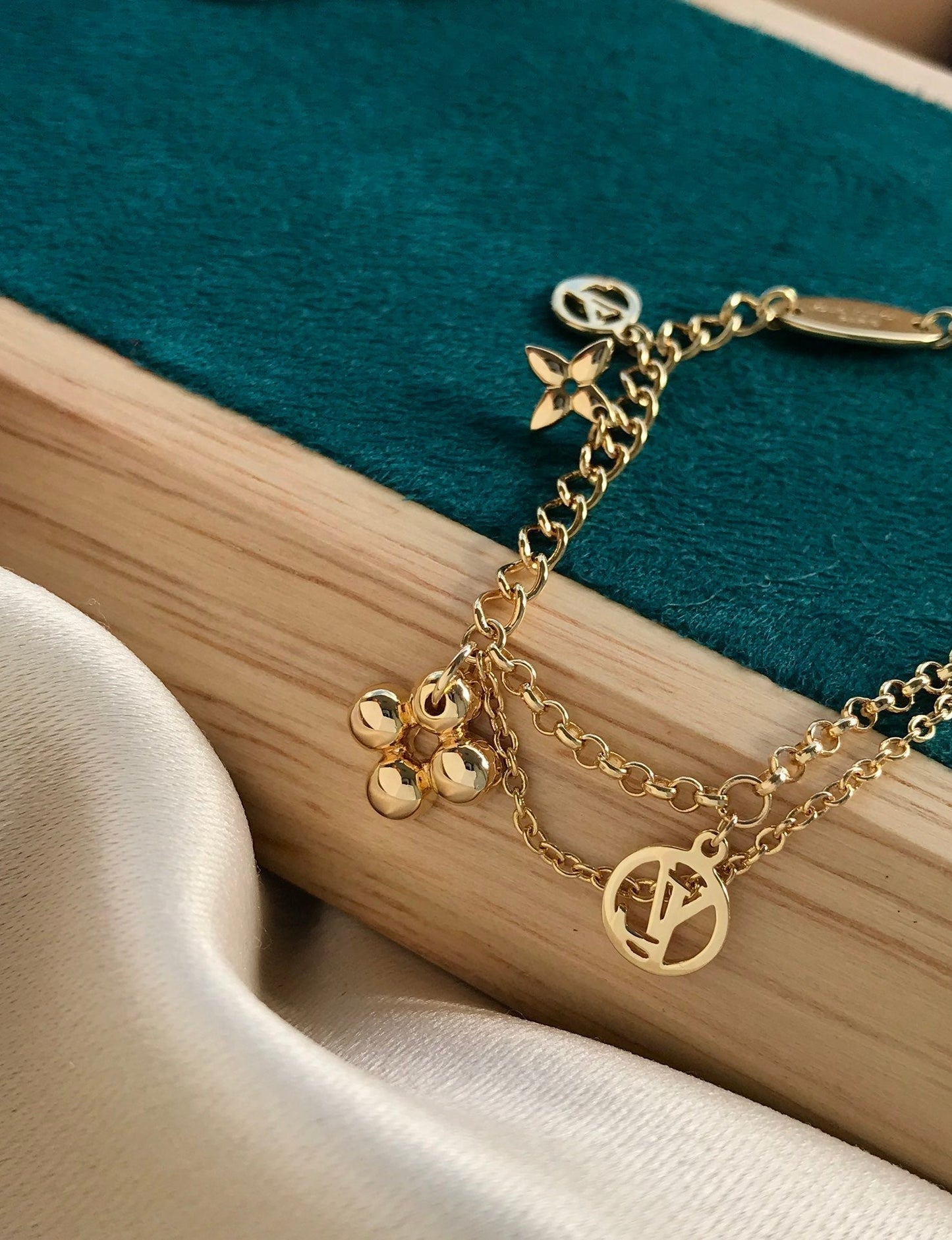 [Kismet Jewels ]BLOOMING PINK GOLD MOP BRACELET