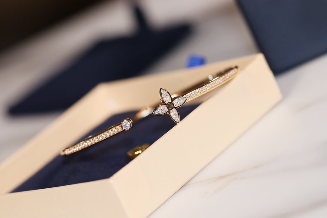 [Kismet Jewels ]IDYLLE GOLD OPEN BRACELET DIAMOND PAVED