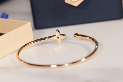 [Kismet Jewels ]IDYLLE GOLD OPEN BRACELET DIAMOND PAVED