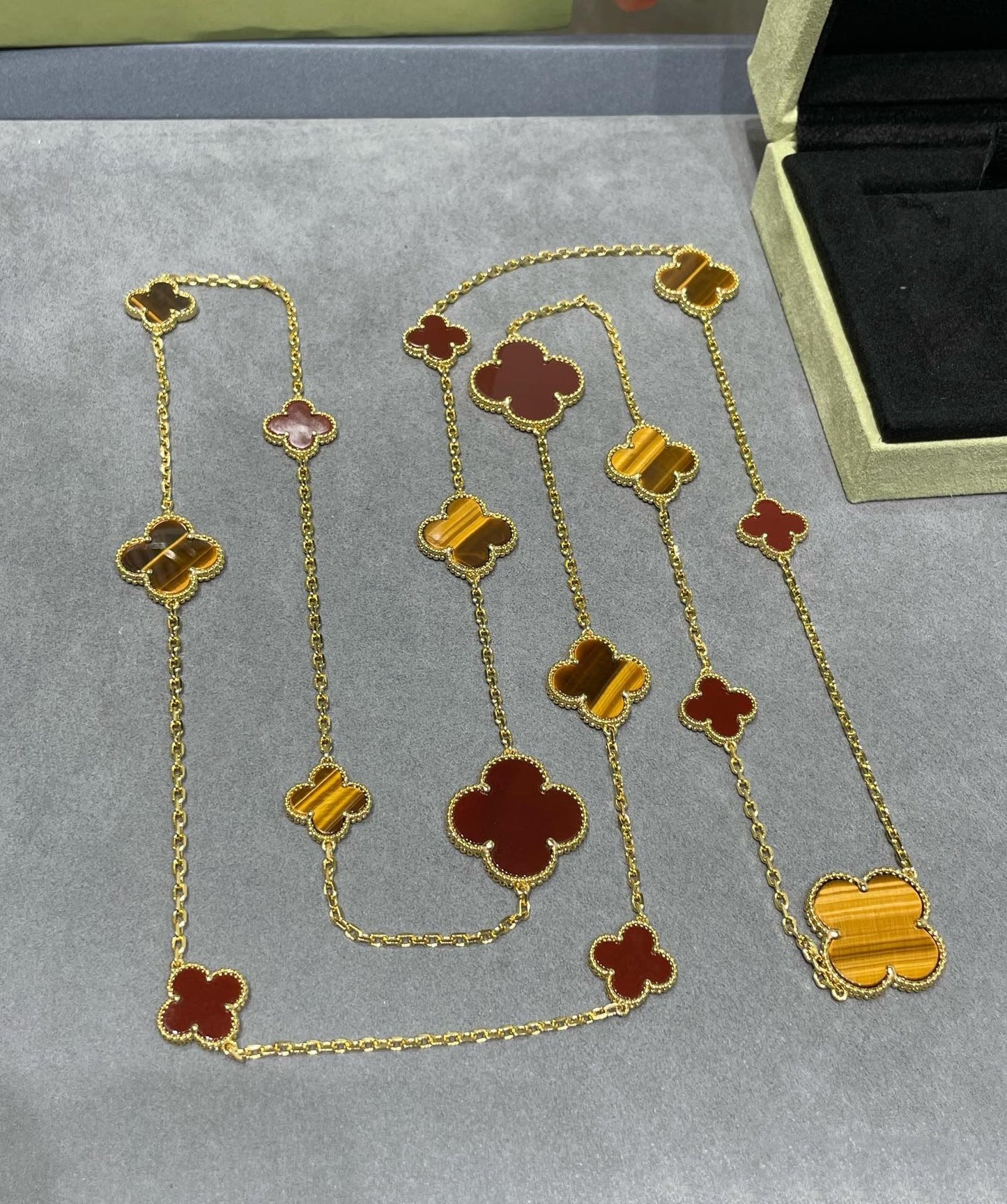 [Kismet Jewels ]CLOVER 16 MOTIF CARNELIAN TIGER EYE ROSE GOLD NECKLACE