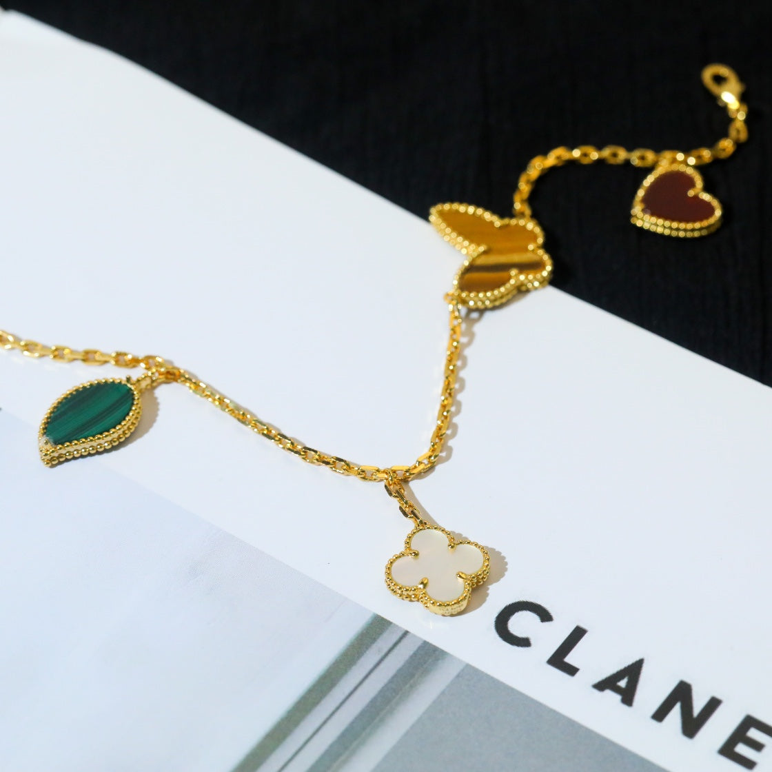 [Kismet Jewels ]LUCKY SPRING 5 MOTIF GOLD BRACELET