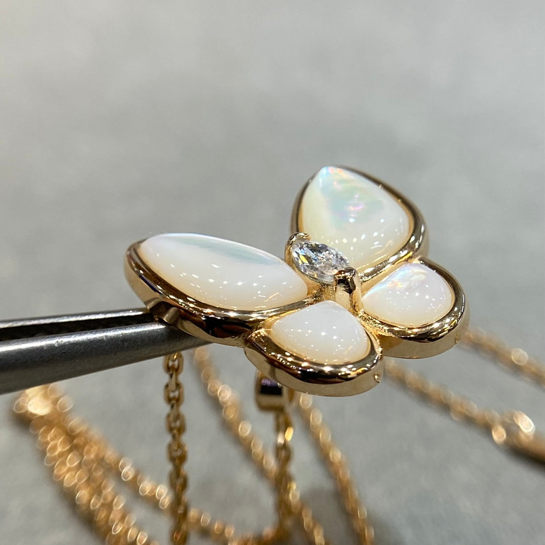 [Kismet Jewels ]BUTTERFLY MOP DIAMOND NECKLACE