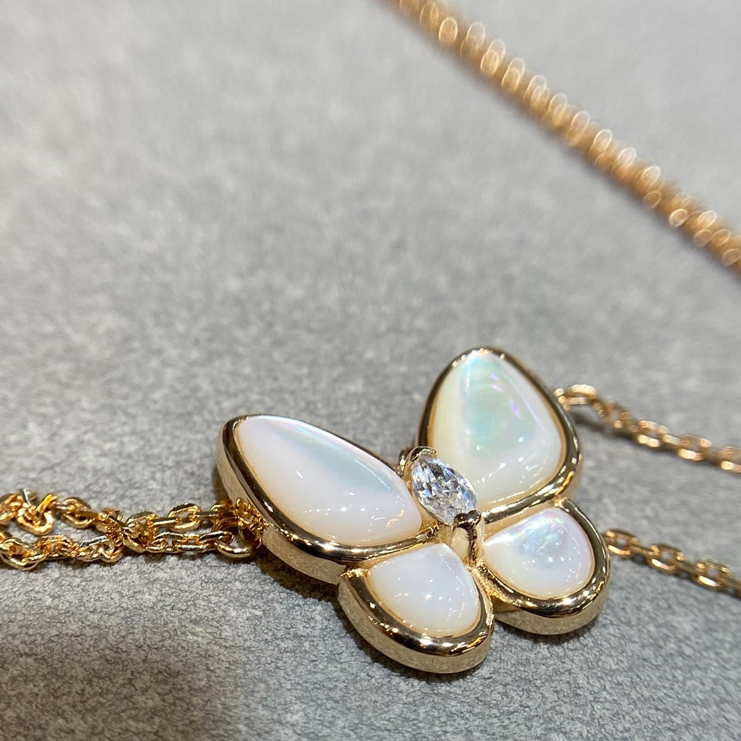 [Kismet Jewels ]BUTTERFLY MOP DIAMOND NECKLACE