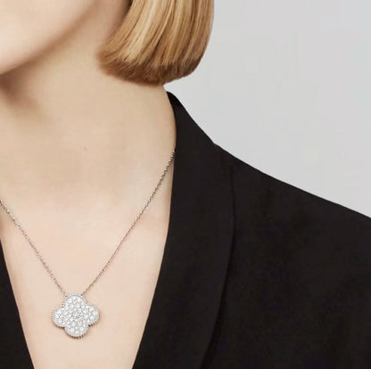 [Kismet Jewels ]CLOVER 25MM LARGE PENDANT DIAMOND PAVED SILVER NECKLACE