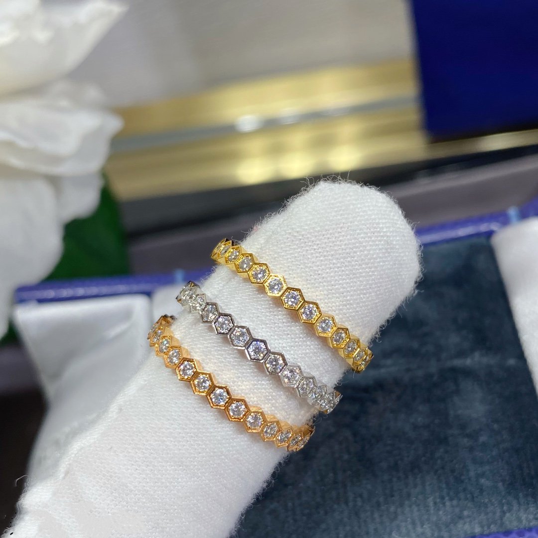 [Kismet Jewels ]BEE LOVE DIAMOND PAVED SMALL RING