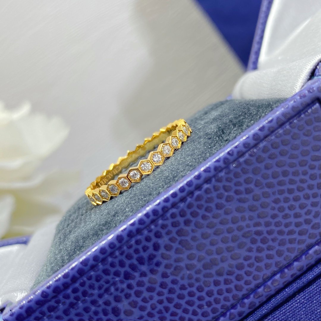 [Kismet Jewels ]BEE LOVE DIAMOND PAVED SMALL RING
