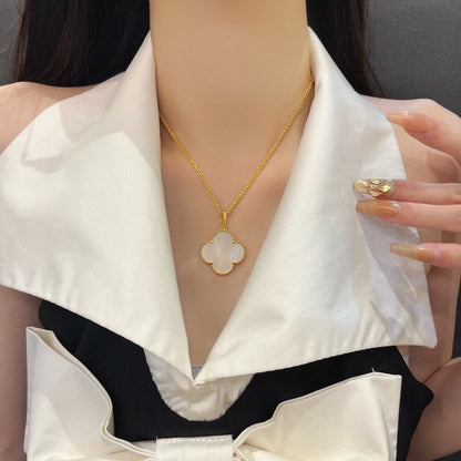 [Kismet Jewels ]CLOVER 25MM MOP LARGE PENDANT NECKLACE