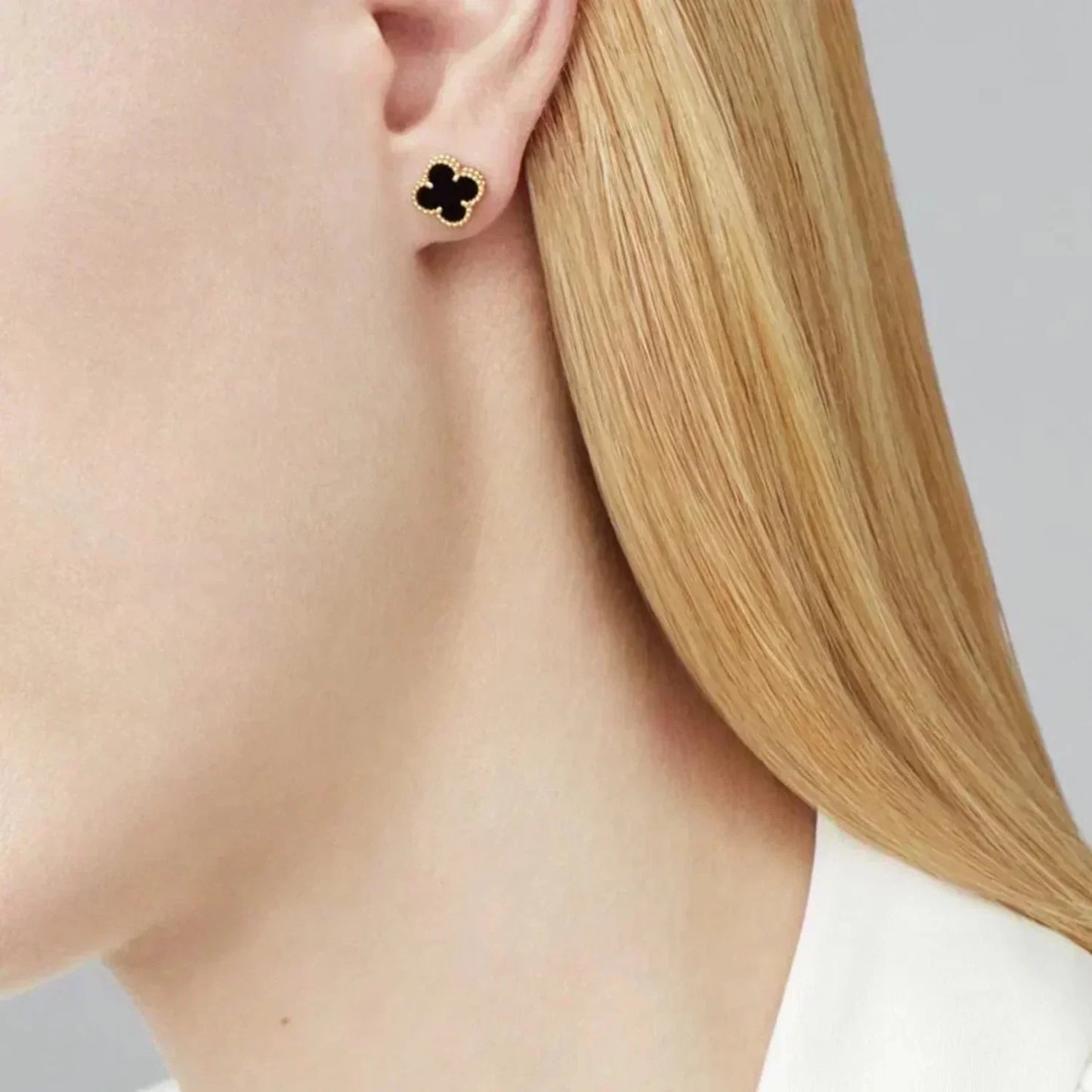 [Kismet Jewels ]CLOVER MINI 9.5MM BLACK MOP EARRINGS