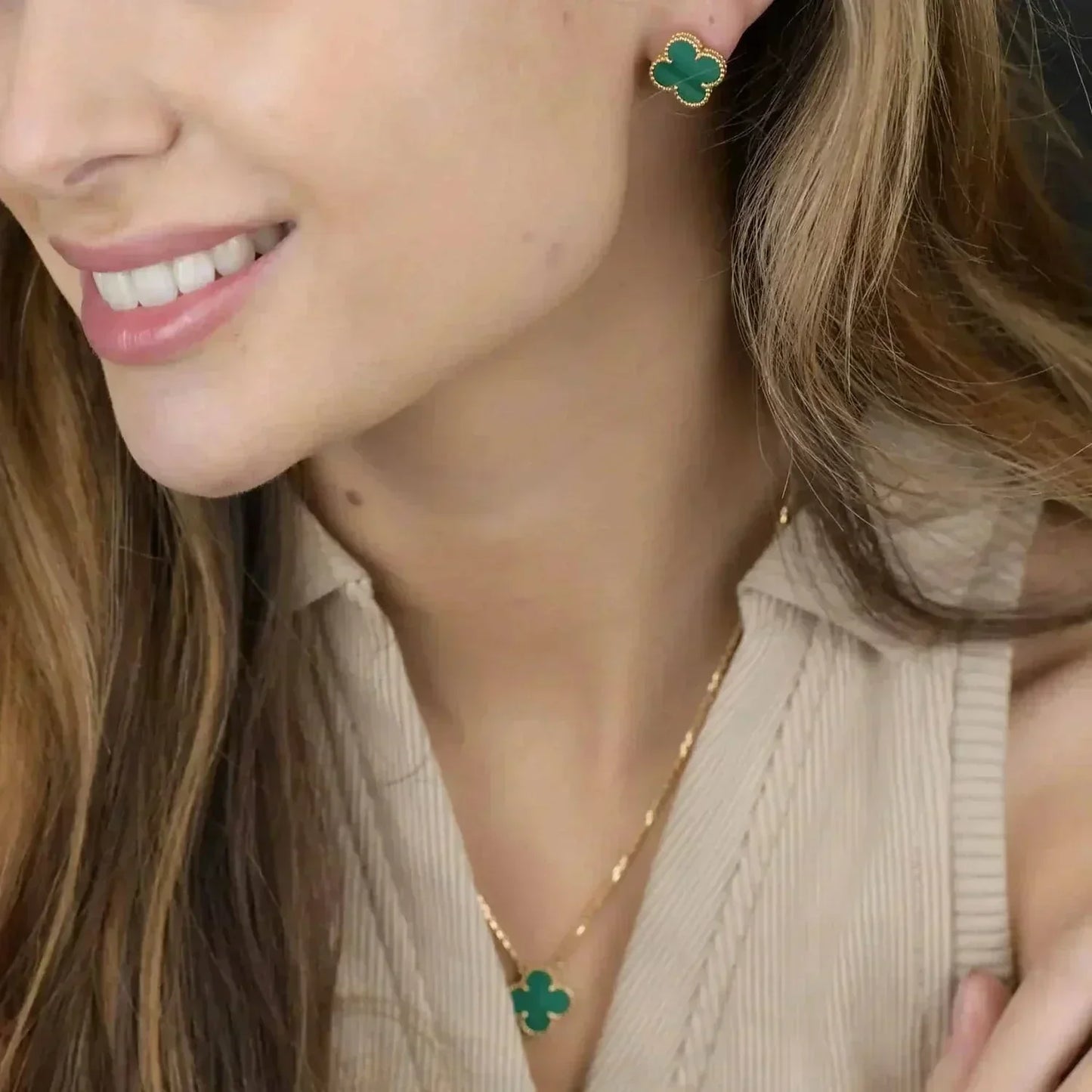 [Kismet Jewels ]CLOVER MINI 9.5MM MALACHITE  EARRINGS