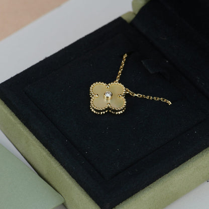 [Kismet Jewels ]CLOVER 15MM DIAMOND GOLD MOTHER OF PEARL NECKLACE