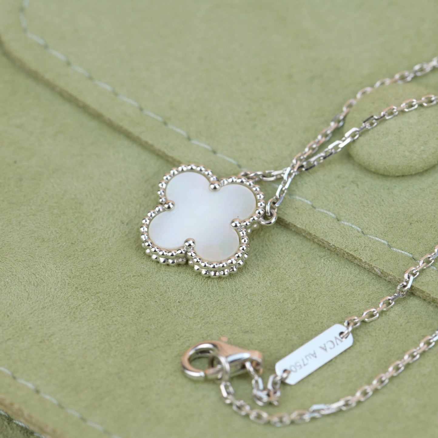 [Kismet Jewels ]CLOVER  15MM WHITE MOTHER-OF-PEARL SILVER