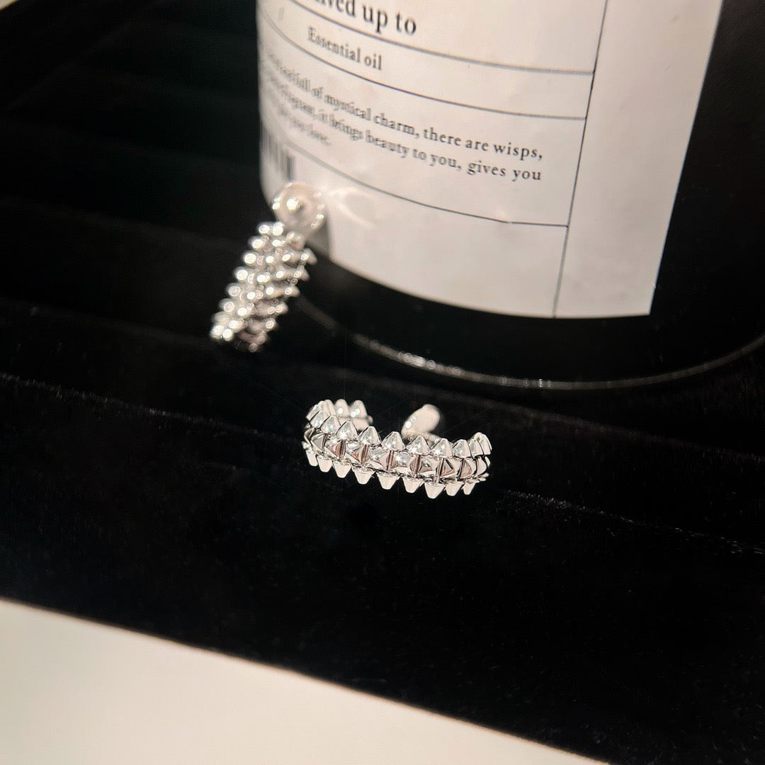 [Kismet Jewels ]CLASH SMALL HOOP EARRINGS