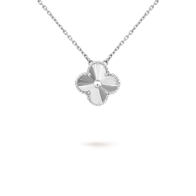 [Kismet Jewels ]CLOVER 15MM LASER NECKLACE SILVER