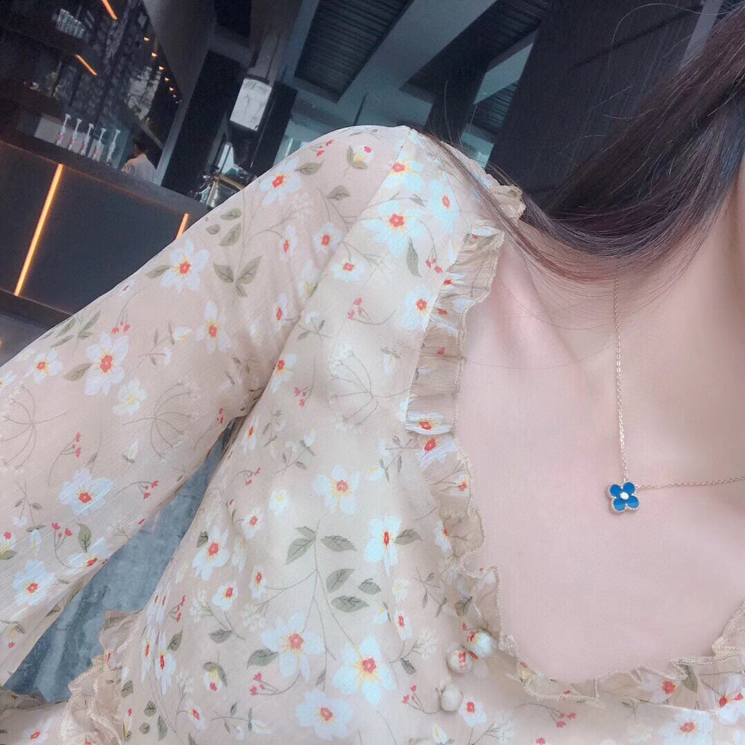 [Kismet Jewels ]CLOVER 15MM DIAMOND AND BLUE AGATE NECKLACE