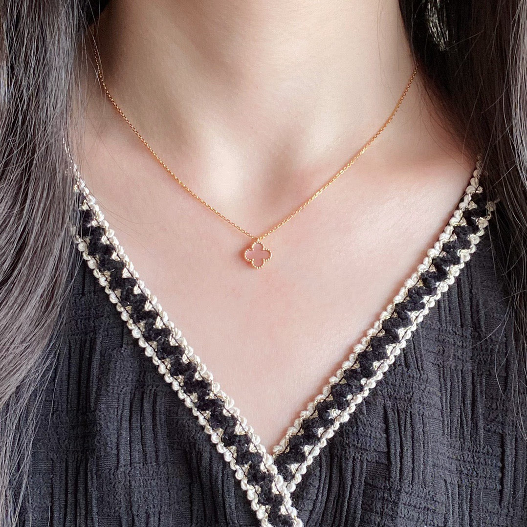 [Kismet Jewels ]CLOVER 15MM PINK MOTHER-OF-PEARL SINGLE FLOWER NECKLACE