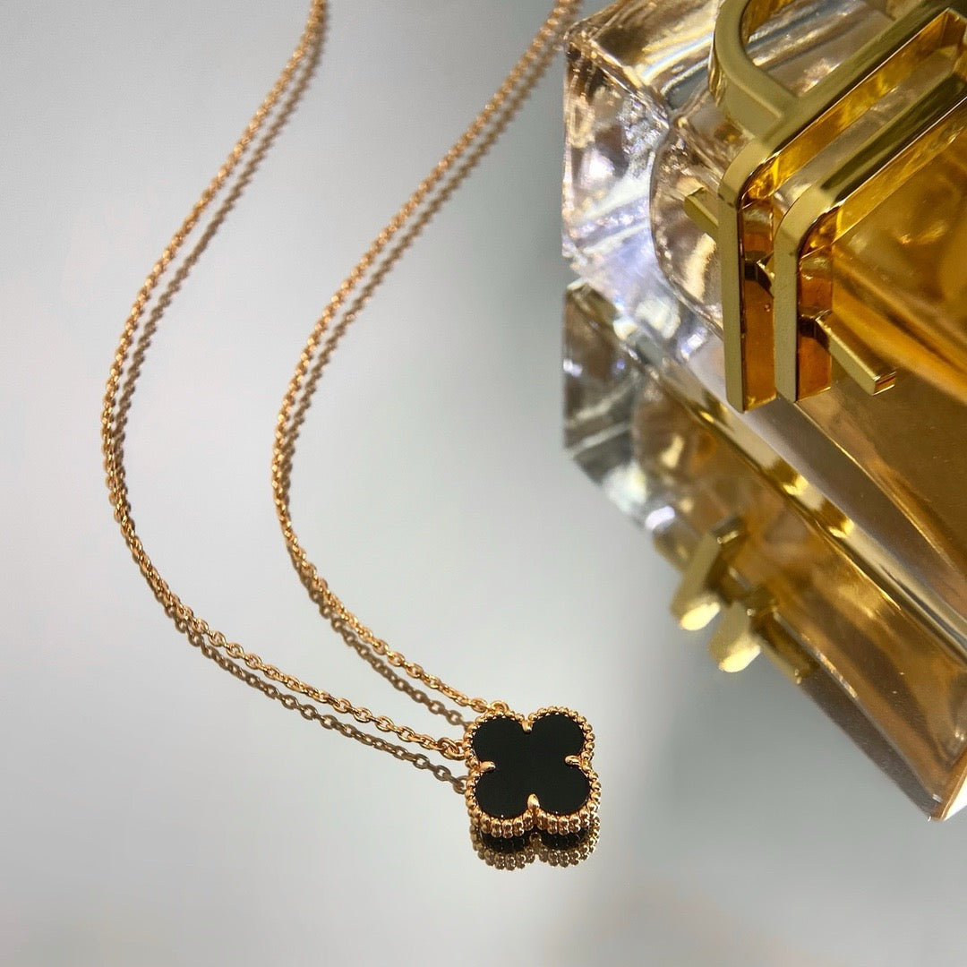 [Kismet Jewels ]CLOVER 15MM BLACK ONYX SINGLE FLOWER NECKLACE