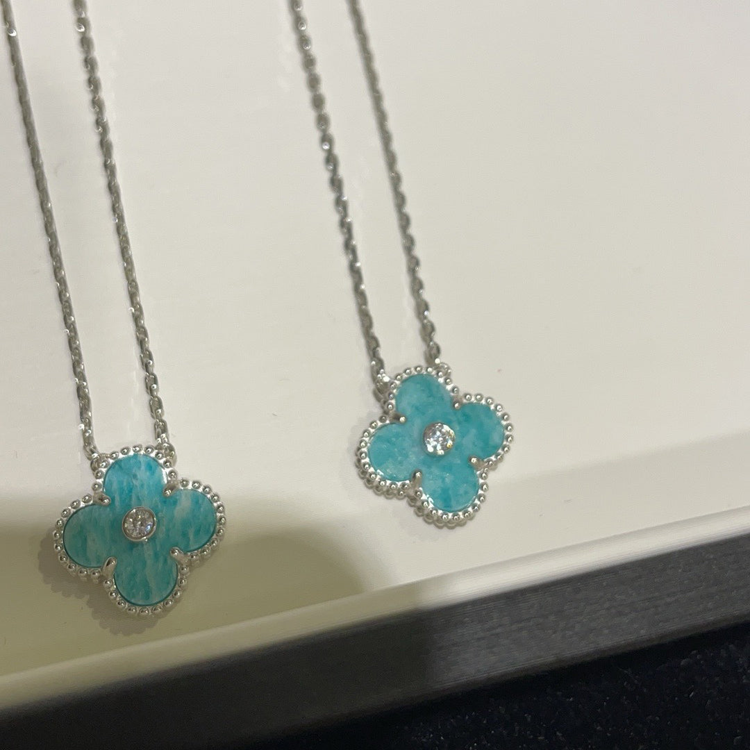 [Kismet Jewels ]CLOVER 15MM DIAMOND SVRES PORCELAIN  NECKLACE SILVER