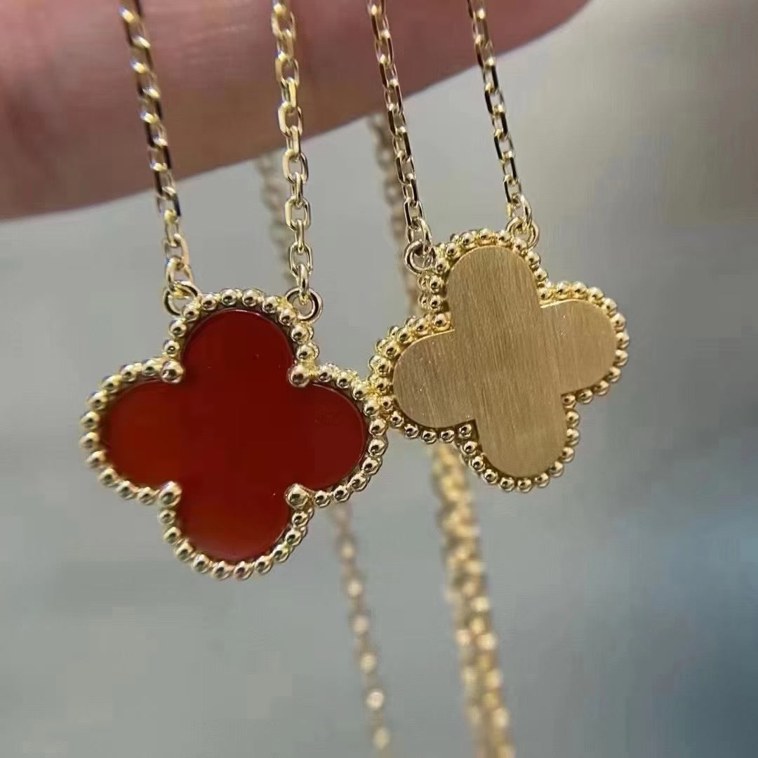 [Kismet Jewels ]CLOVER 15MM CARNELIAN SINGLE FLOWER NECKLACE
