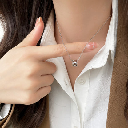 [Kismet Jewels ]BEE MINI PEDANT DIAMOND NECKLACE