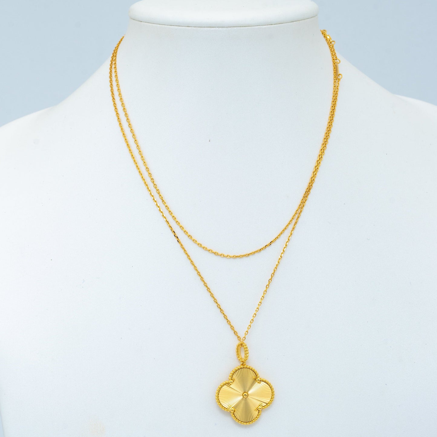 [Kismet Jewels ]CLOVER 25MM PEDANT NECKLACE GOLD