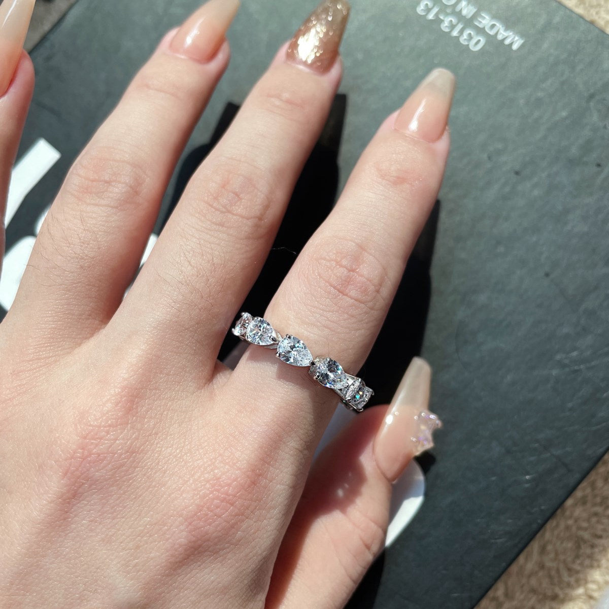 [Kismet Jewels ]Exquisite Pear Cut Tennis Ring