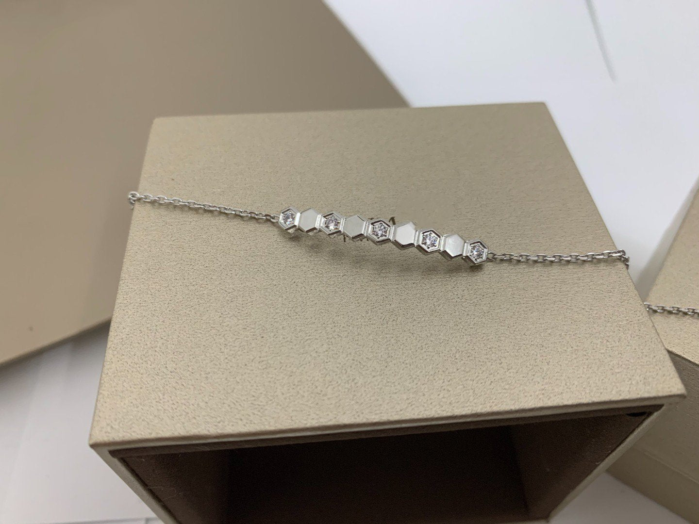[Kismet Jewels ]BEE LOVE BRACELET DIAMOND