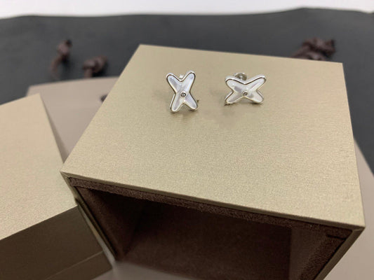 [Kismet Jewels ]JEUX DE WHITE MOP SILVER DIAMOND EARRINGS