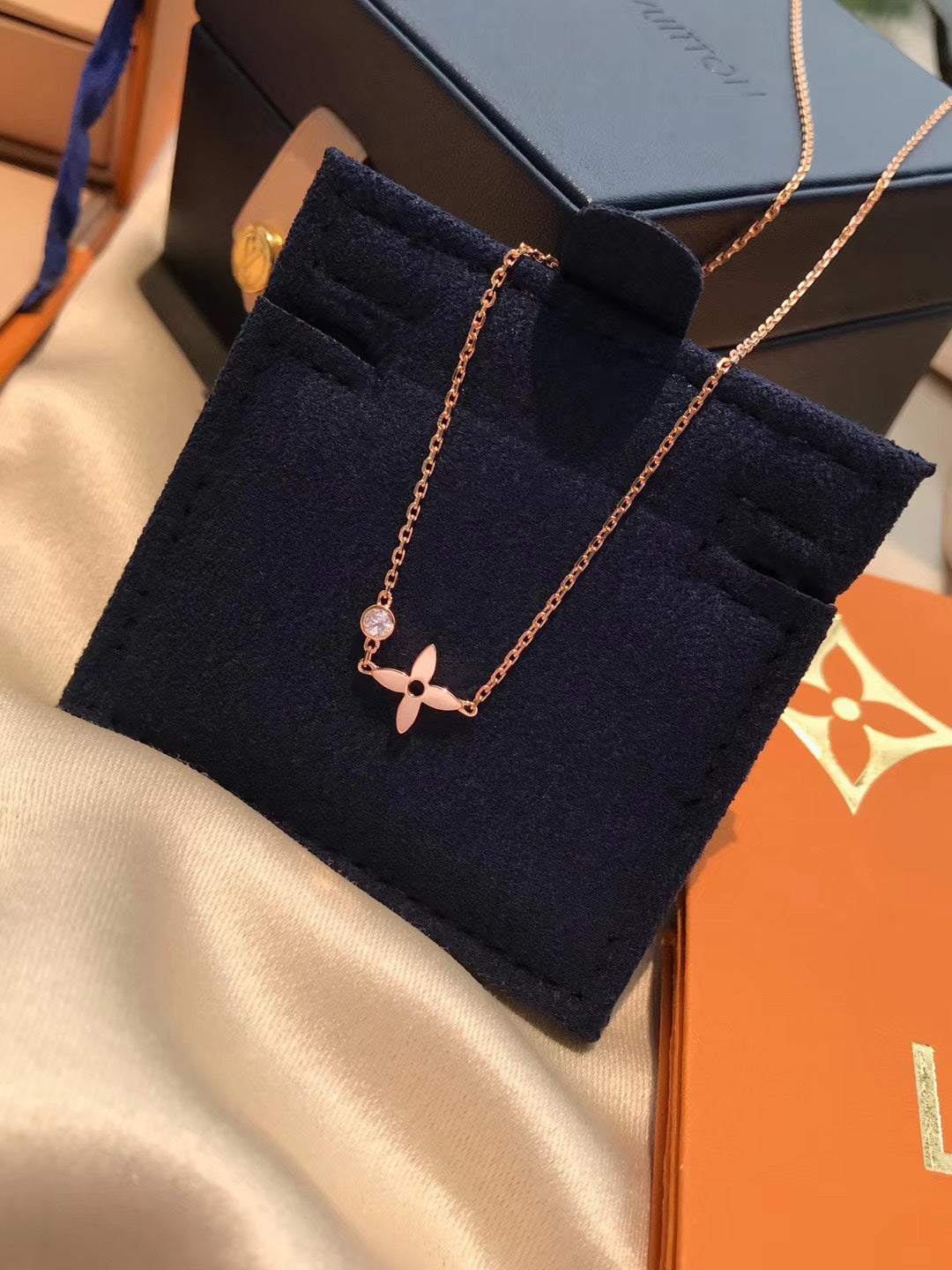 [Kismet Jewels ]BLOSSOM PENDANT PINK GOLD AND DIAMOND