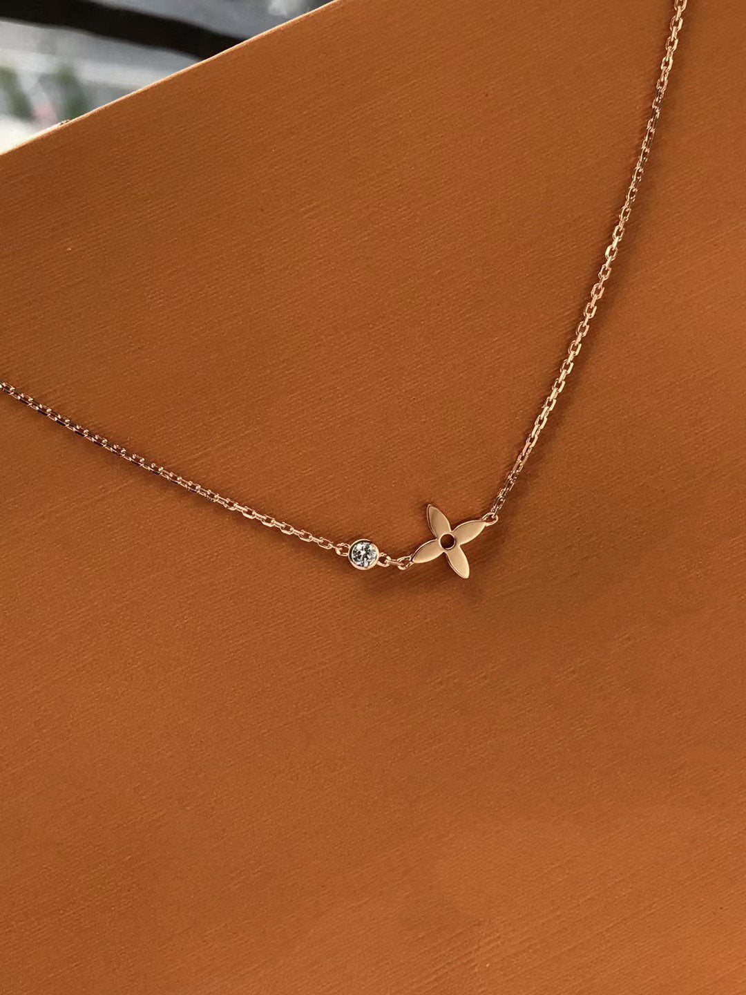 [Kismet Jewels ]BLOSSOM PENDANT PINK GOLD AND DIAMOND