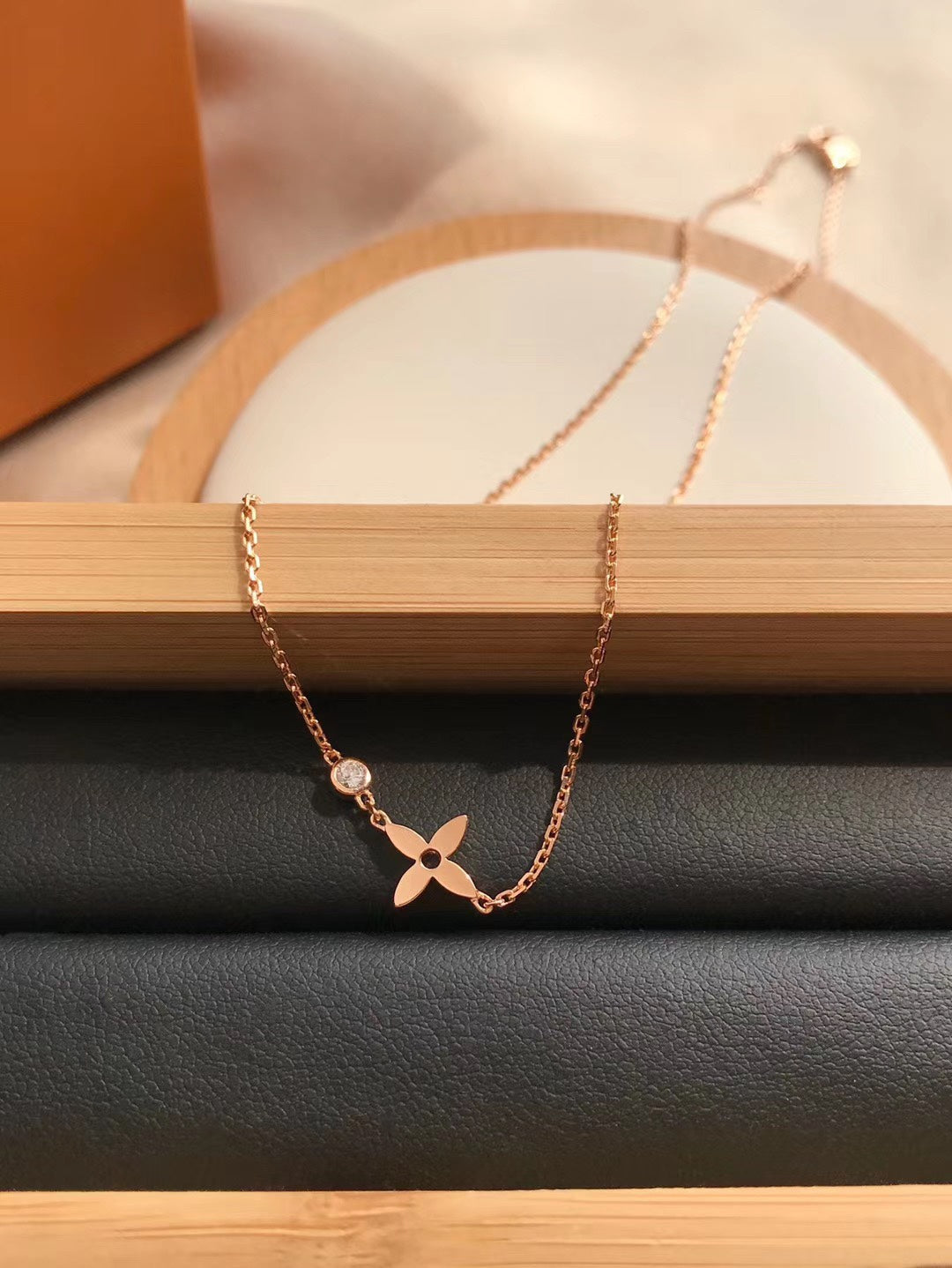 [Kismet Jewels ]BLOSSOM PENDANT PINK GOLD AND DIAMOND