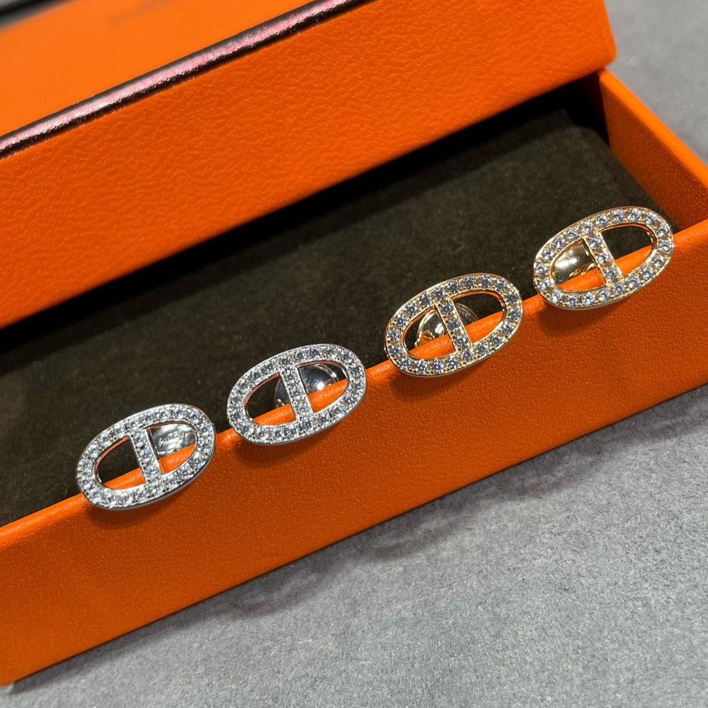 [Kismet Jewels ]HM FULL DIAMOND PIG NOSE STUD EARRINGS