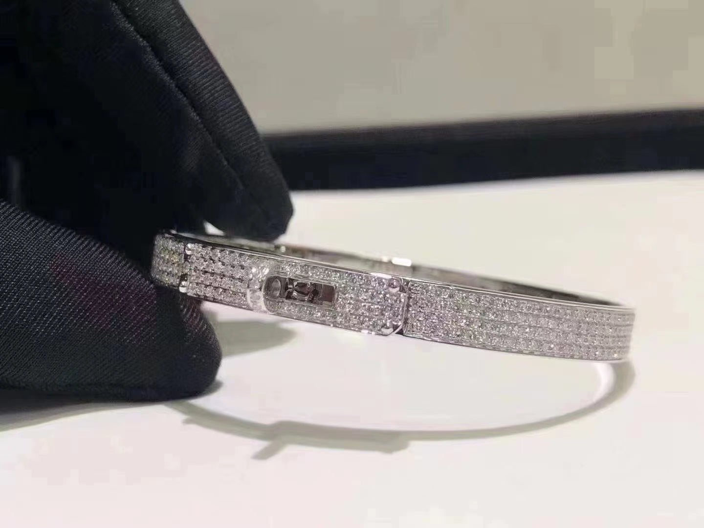 [Kismet Jewels ]HM KELLY BRACELET IN SILVER AND FULL PAVE DIAMOND