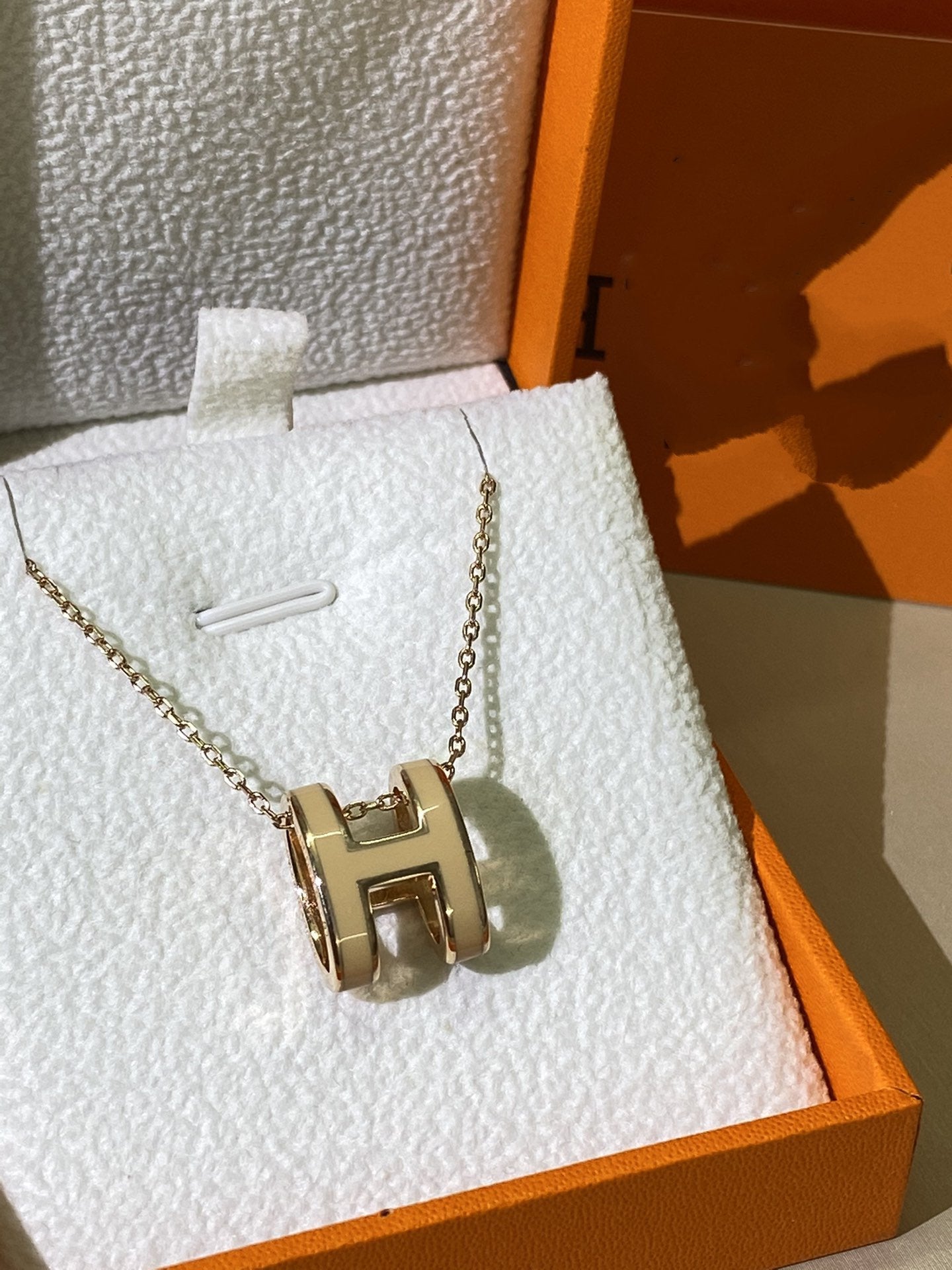 [Kismet Jewels ]HM CLIC YELLOW ENAMEL GOLD NECKLACE