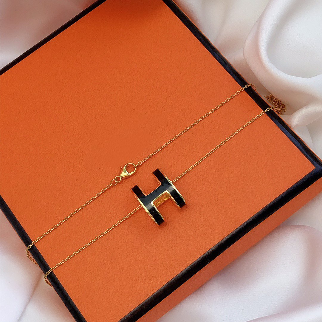 [Kismet Jewels ]HM CLIC BLACK ENAMEL GOLD NECKLACE