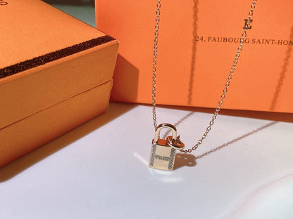 [Kismet Jewels ]HM ADVANCED NICHE LOCK HEAD NECKLACE DIAMONDS