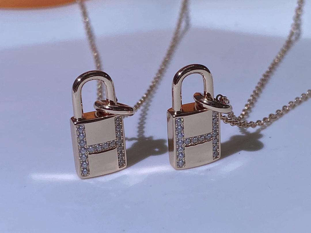 [Kismet Jewels ]HM ADVANCED NICHE LOCK HEAD NECKLACE DIAMONDS