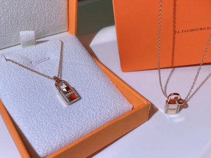 [Kismet Jewels ]HM ADVANCED NICHE LOCK HEAD NECKLACE DIAMONDS