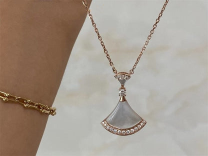 [Kismet Jewels ]DREAM NECKLACE MOP PINK GOLD DIAMOND