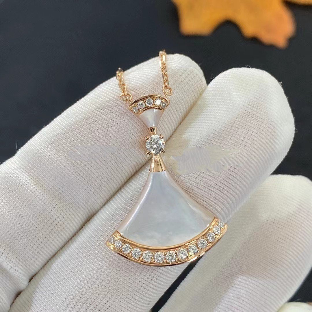 [Kismet Jewels ]DREAM NECKLACE MOP PINK GOLD DIAMOND