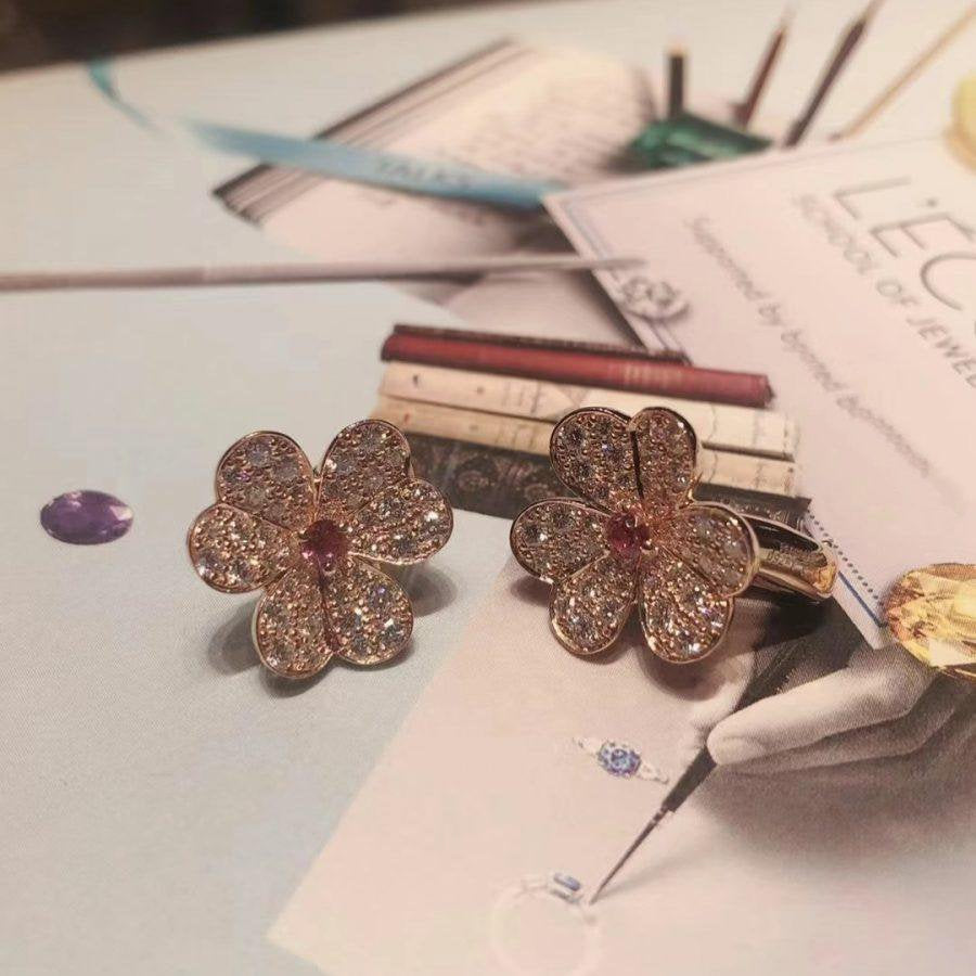 [Kismet Jewels ]FRIVOLE PINK GOLD FLOWER DIAMOND EARRINGS