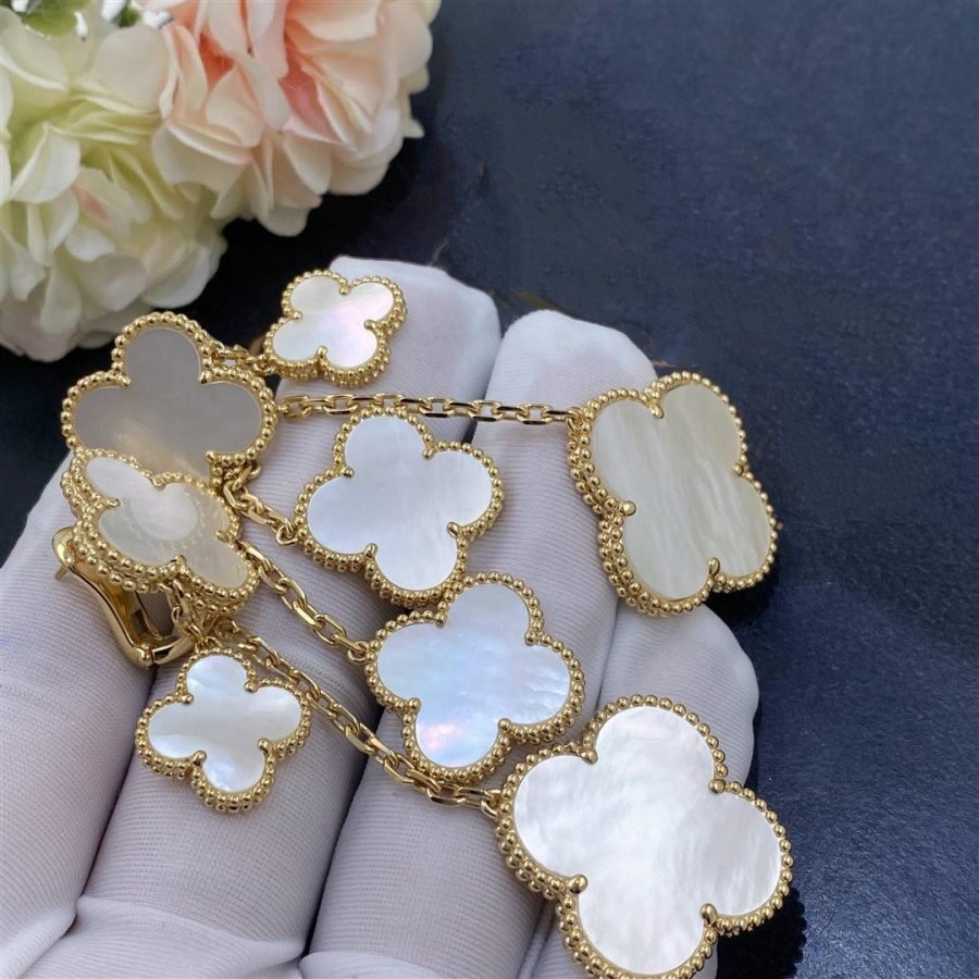[Kismet Jewels ]CLOVER EARRINGS WHITE MOP 4 MOTIFS GOLD