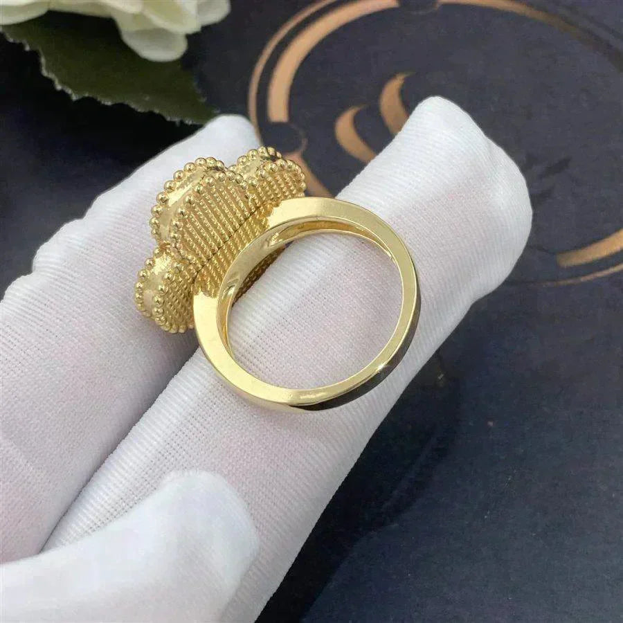 [Kismet Jewels ]CLOVER WHITE MOP RING