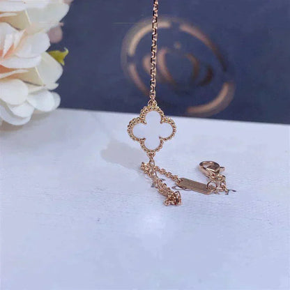 [Kismet Jewels ]CLOVER WHITE MOP SINGLE FLOWER BRACELET