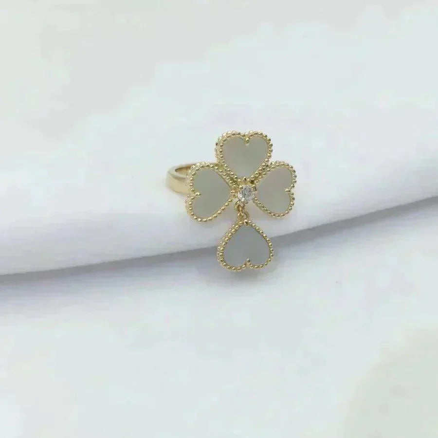 [Kismet Jewels ]SWEET CLOVER WHITE MOP RING