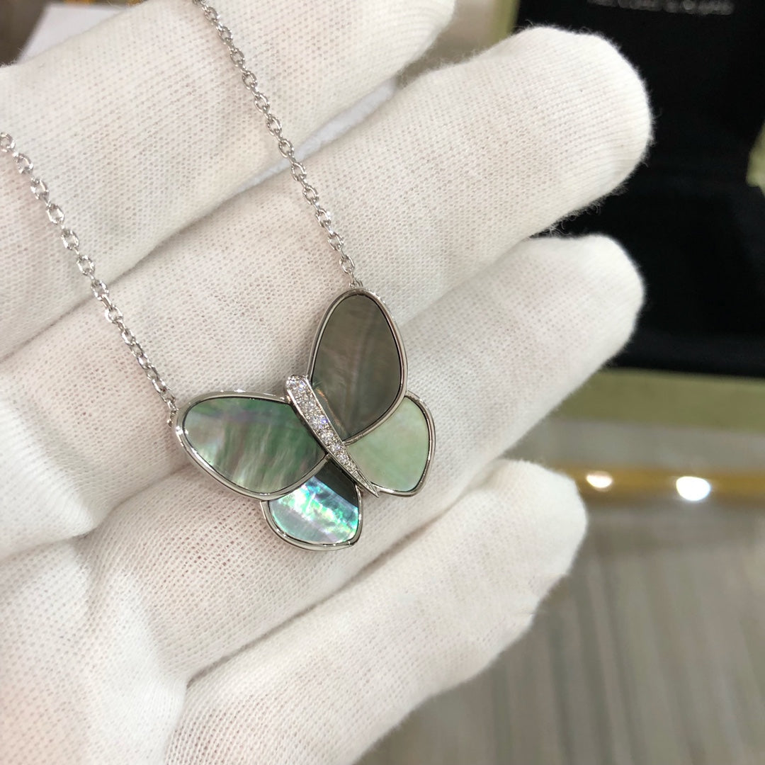 [Kismet Jewels ]LARGE BUTTERFLY SILVER PENDANT DIAMOND NECKLACE