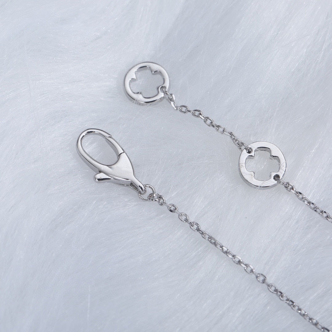 [Kismet Jewels ]FIOREVER NECKLACE DIAMOND CENTER